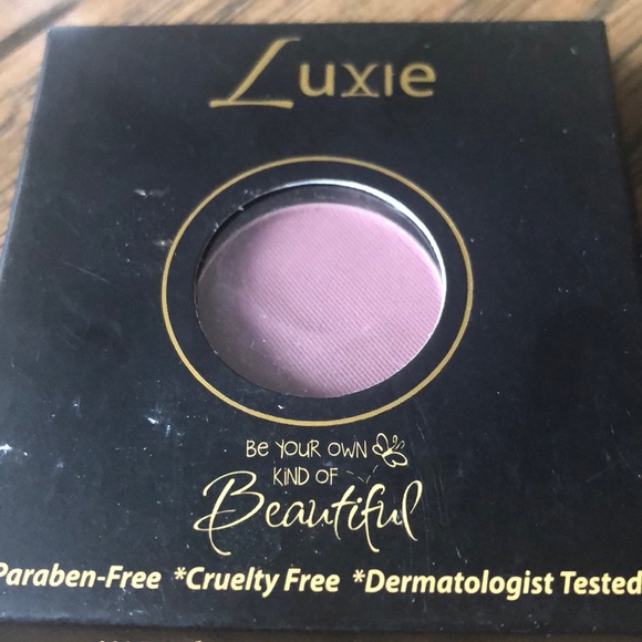 Makeup sampler - Picture 3 of 5